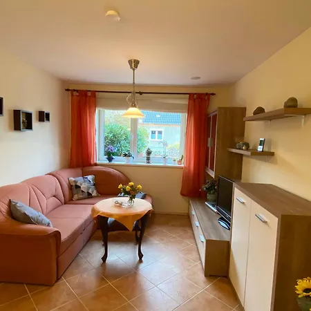 Schott, Gitta Apartment