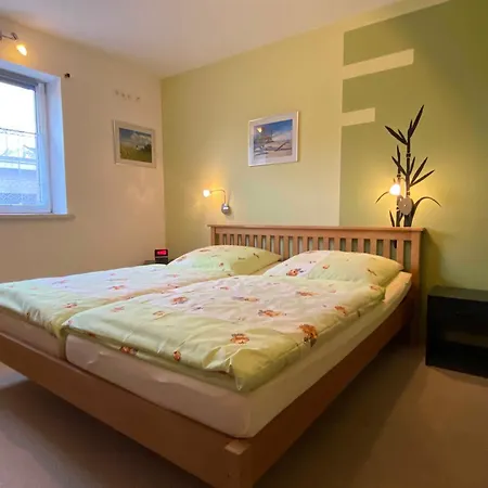 Schott, Gitta Apartment